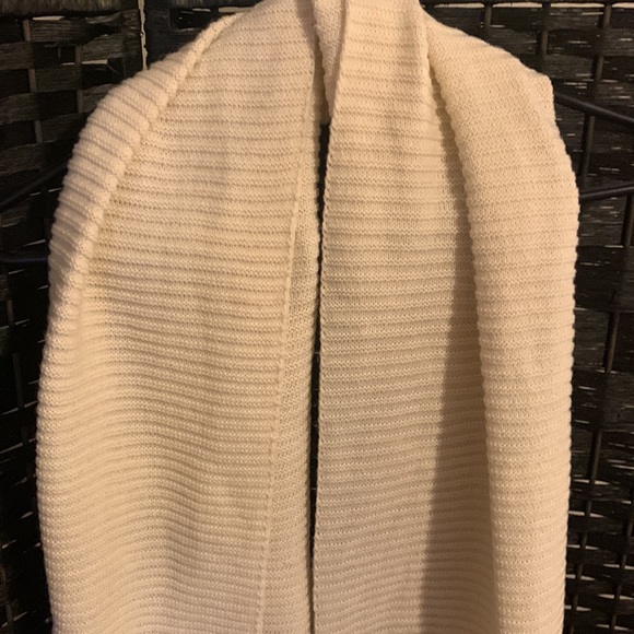 Ivory sweater scarf - Picture 2 of 2